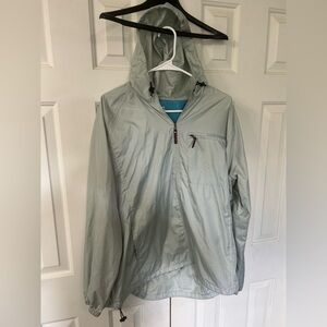 F.H. Davis blue man's rain jacket/windbreaker size M